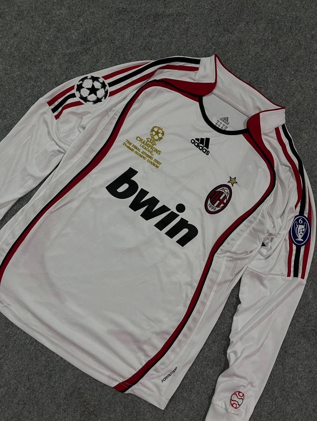 PASSIONIS | The Golden Legacy: AC Milan '07 Retro Jersey