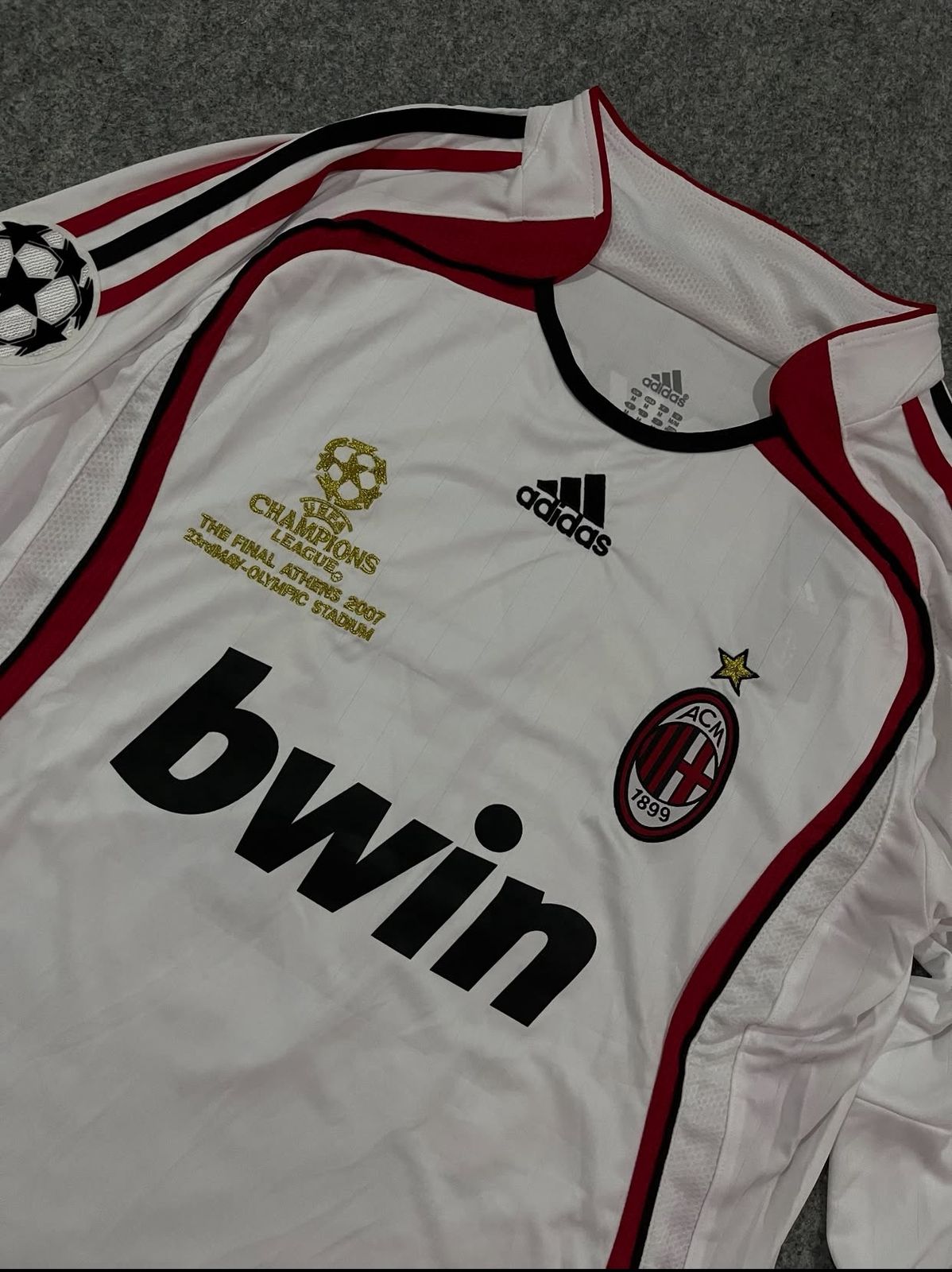 PASSIONIS | The Golden Legacy: AC Milan '07 Retro Jersey