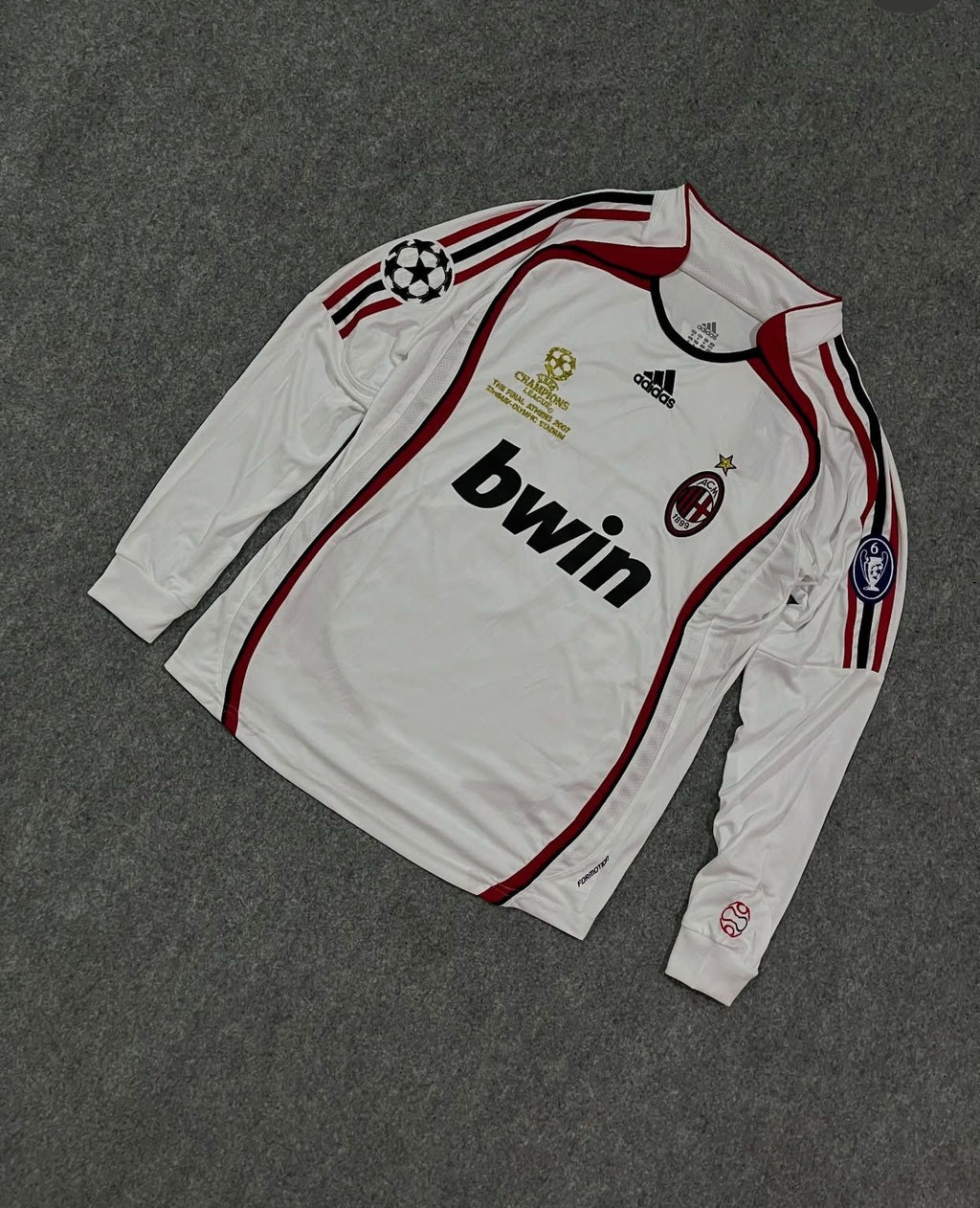 PASSIONIS | The Golden Legacy: AC Milan '07 Retro Jersey