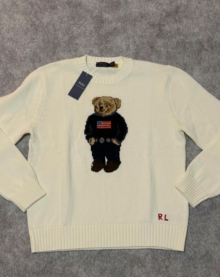 PASSIONIS | The Heritage Bear Sweater